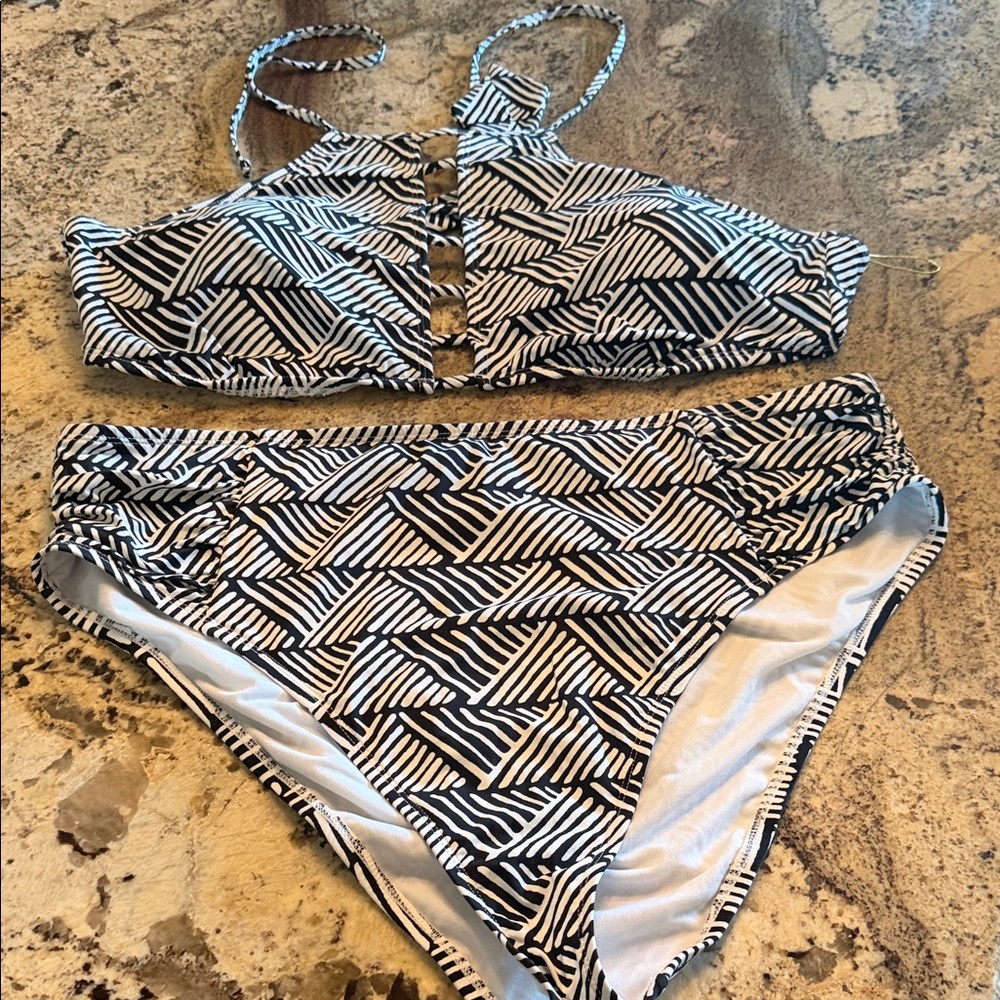 Black & White Geometric High-Neck Bikini Set